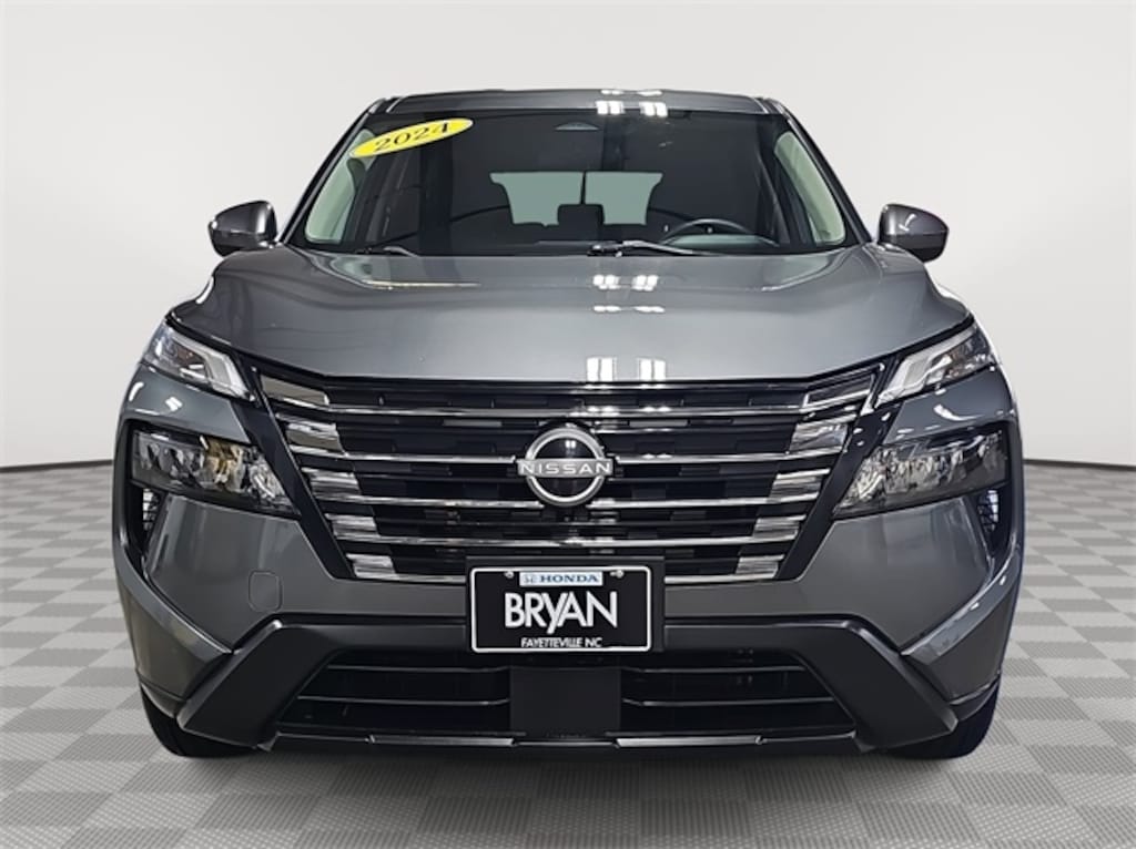 Used 2024 Nissan Rogue SV SUV