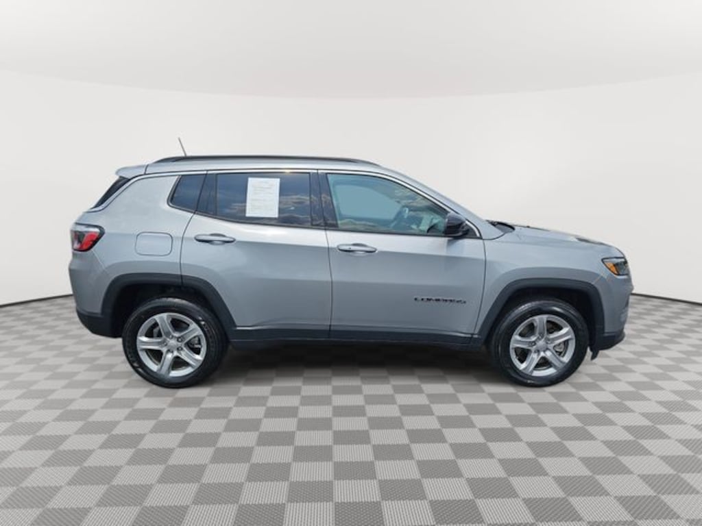 Used 2024 Jeep Compass Latitude SUV