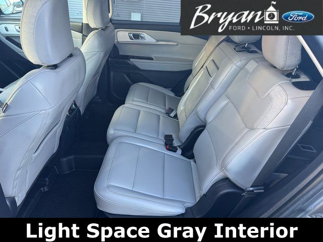 2025 Ford Explorer Active - Photo 16