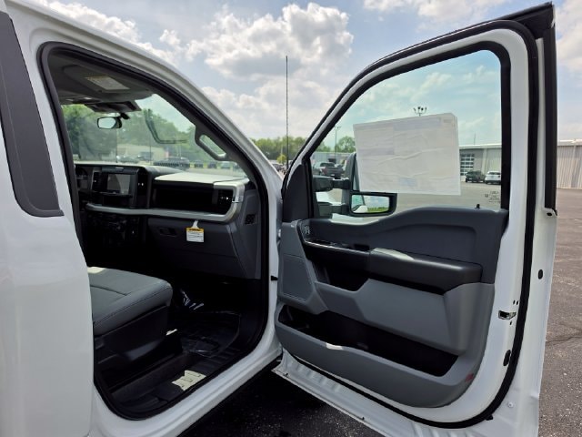 2026 Ford F-350 Super Duty XL - Photo 12