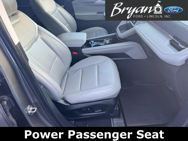2025 Ford Explorer Active - Photo 18