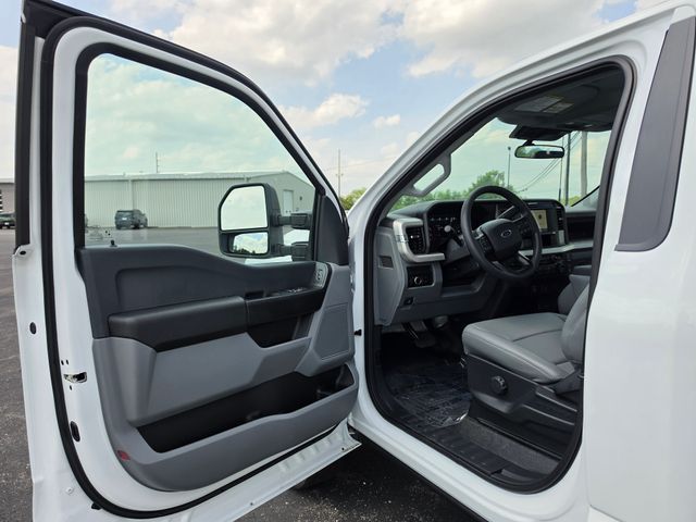 2026 Ford F-350 Super Duty XL - Photo 9