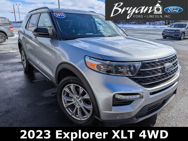 2023 Ford Explorer XLT 4WD's photo