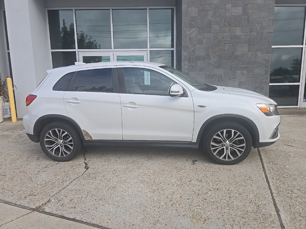 2018 Mitsubishi Outlander Sport ES photo 2