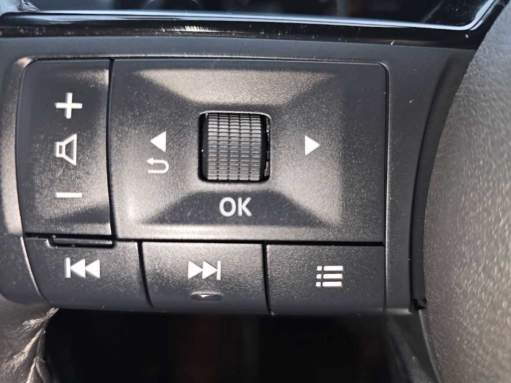 2023 Nissan Pathfinder SL - Photo 21