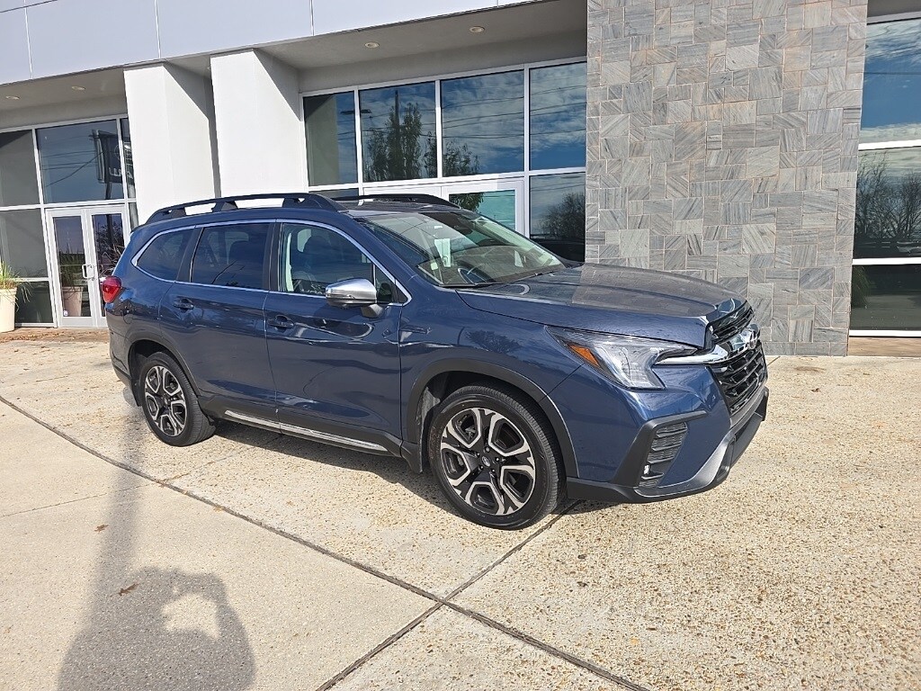 2023 Subaru Ascent Limited's photo