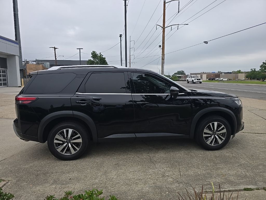 2023 Nissan Pathfinder SL - Photo 4