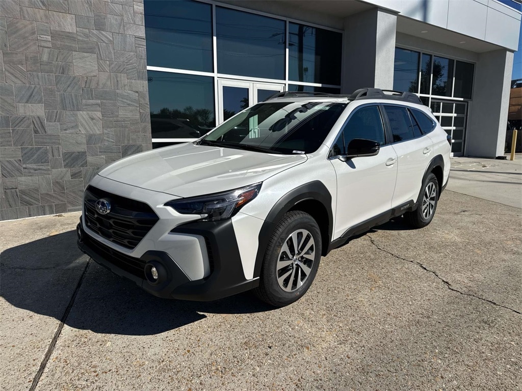 2025 Subaru Outback Premium's photo