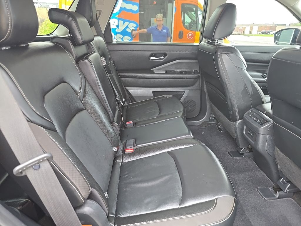 2023 Nissan Pathfinder SL - Photo 34