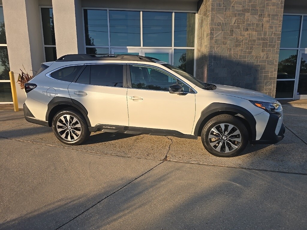 2023 Subaru Outback Limited photo 3