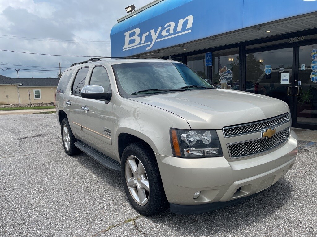 2013 Chevrolet Tahoe LT photo 2