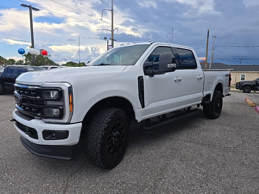 2023 Ford F-250 XLT photo 2