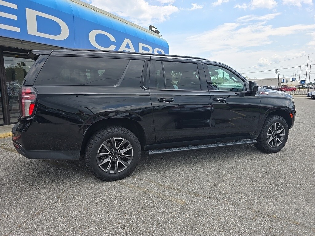 2022 Chevrolet Suburban Z71 photo 3