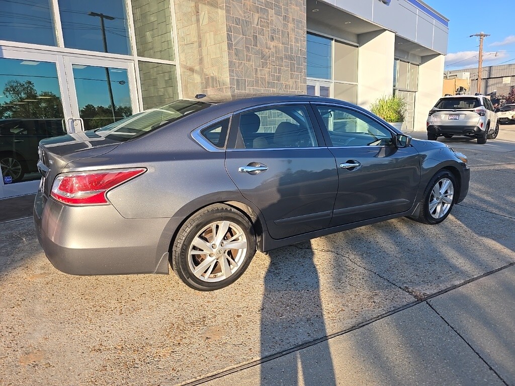 2015 Nissan Altima 2.5 SV photo 2