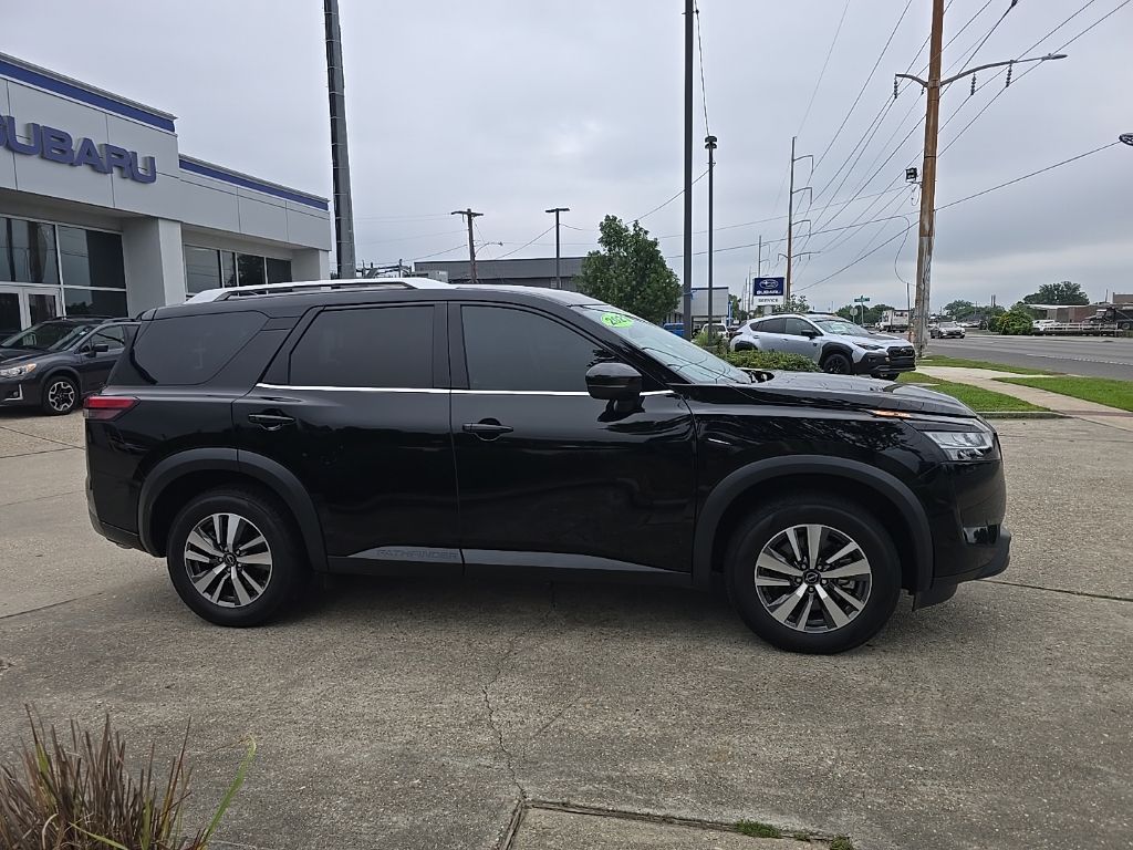2023 Nissan Pathfinder SL - Photo 3