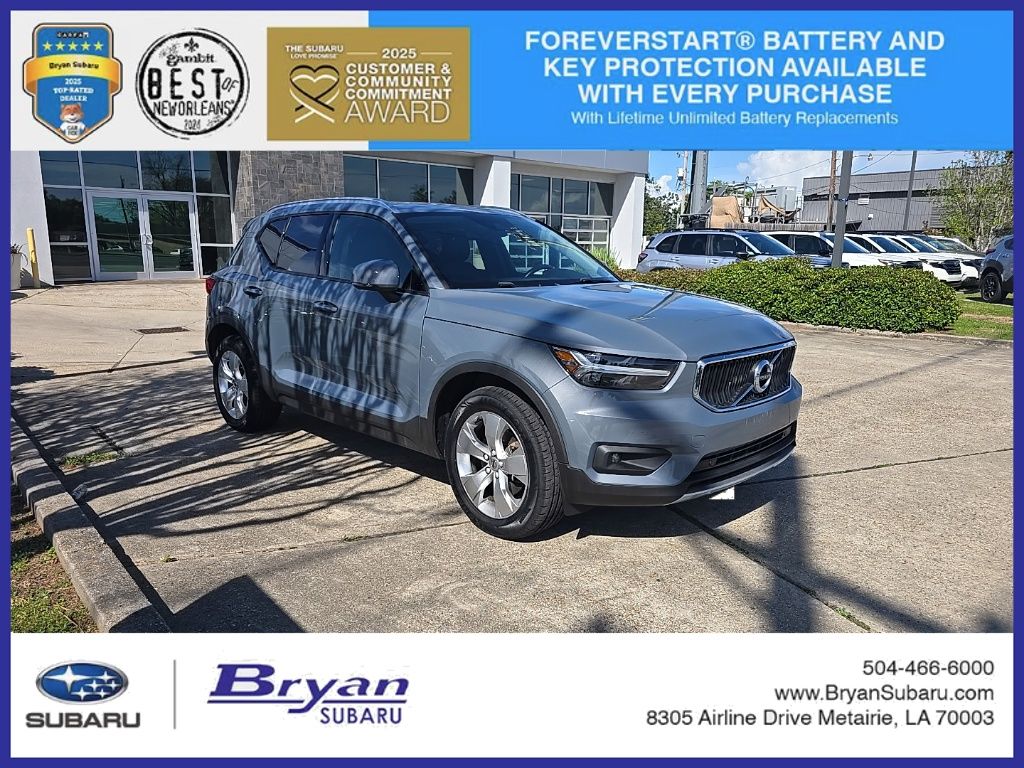 2021 Volvo XC40 T5 Momentum AWD's photo