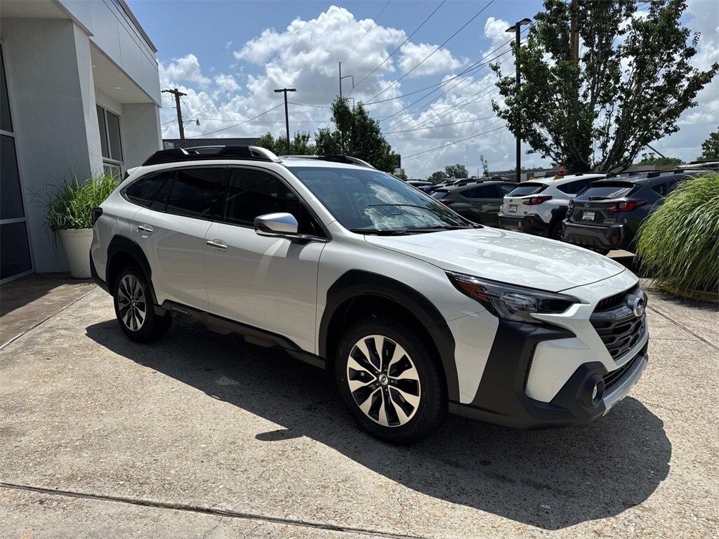 2025 Subaru Outback Touring photo 3