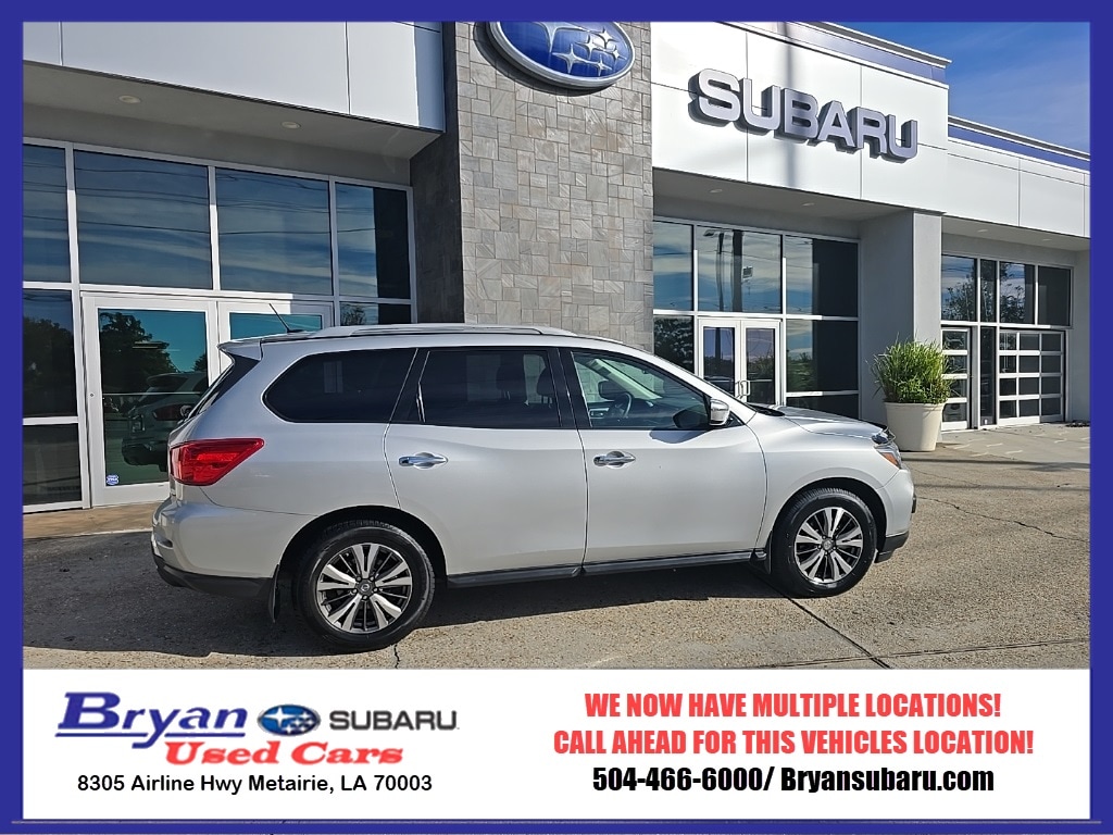 2017 Nissan Pathfinder SV