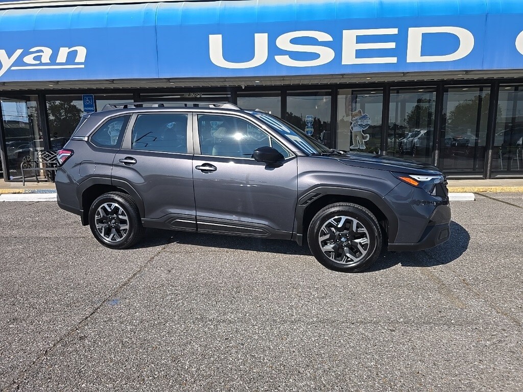 2025 Subaru Forester Base photo 2