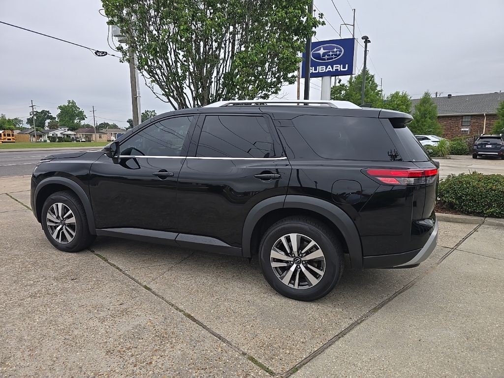 2023 Nissan Pathfinder SL - Photo 9