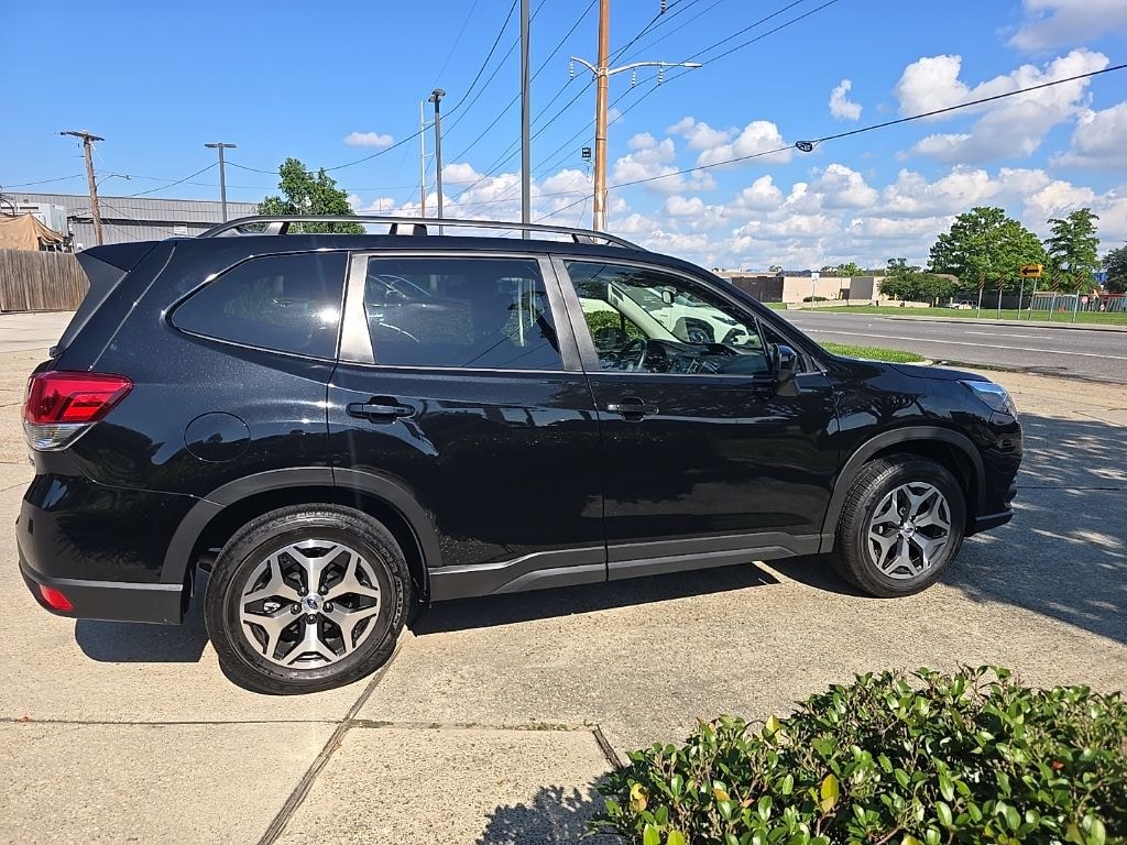 Used 2024 Subaru Forester Premium SUV