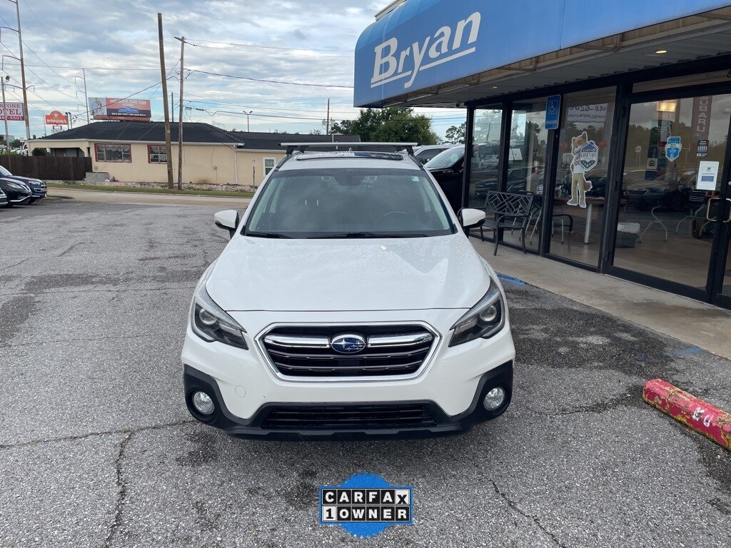 2019 Subaru Outback 3.6R Touring photo 3