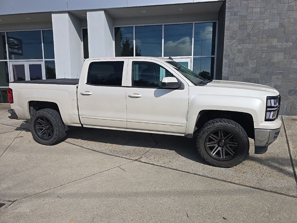 2015 Chevrolet Silverado 1500 LT photo 2