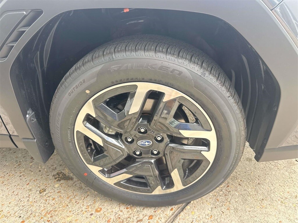 2025 Subaru Forester Limited photo 3