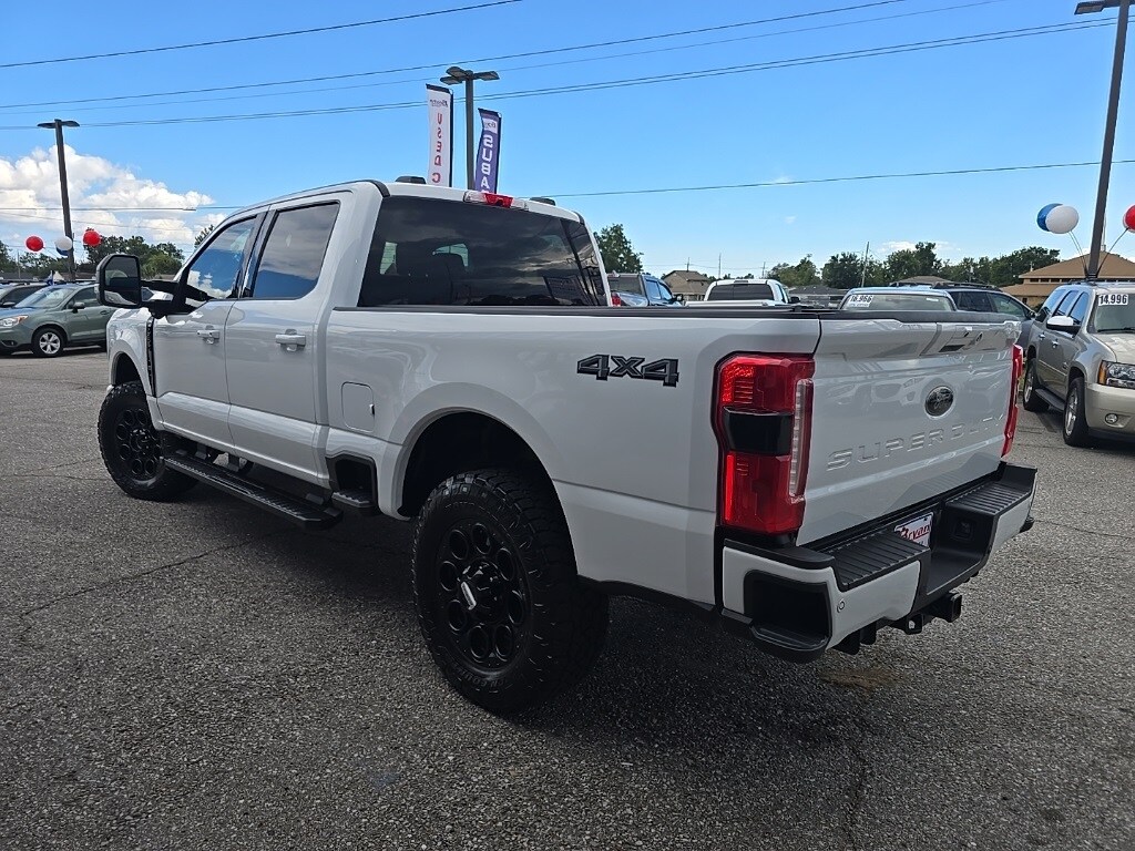 2023 Ford F-250 XLT photo 3