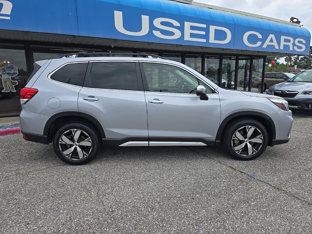2020 Subaru Forester Touring photo 3