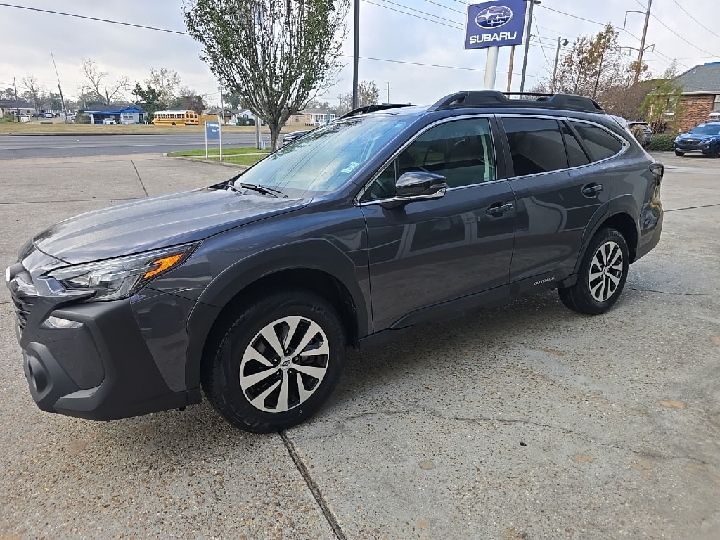 Used 2023 Subaru Outback Premium SUV