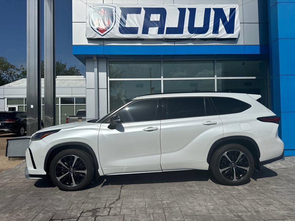 2022 Toyota Highlander XSE