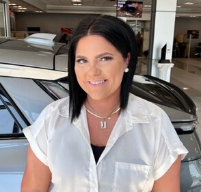 Staff member Jeanne Jackson from ID_24ecdcb53028