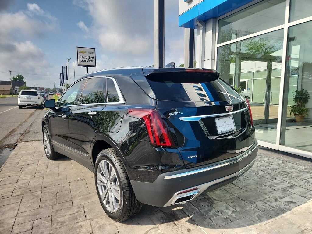 New 2025 CADILLAC XT5 Premium Luxury SUV