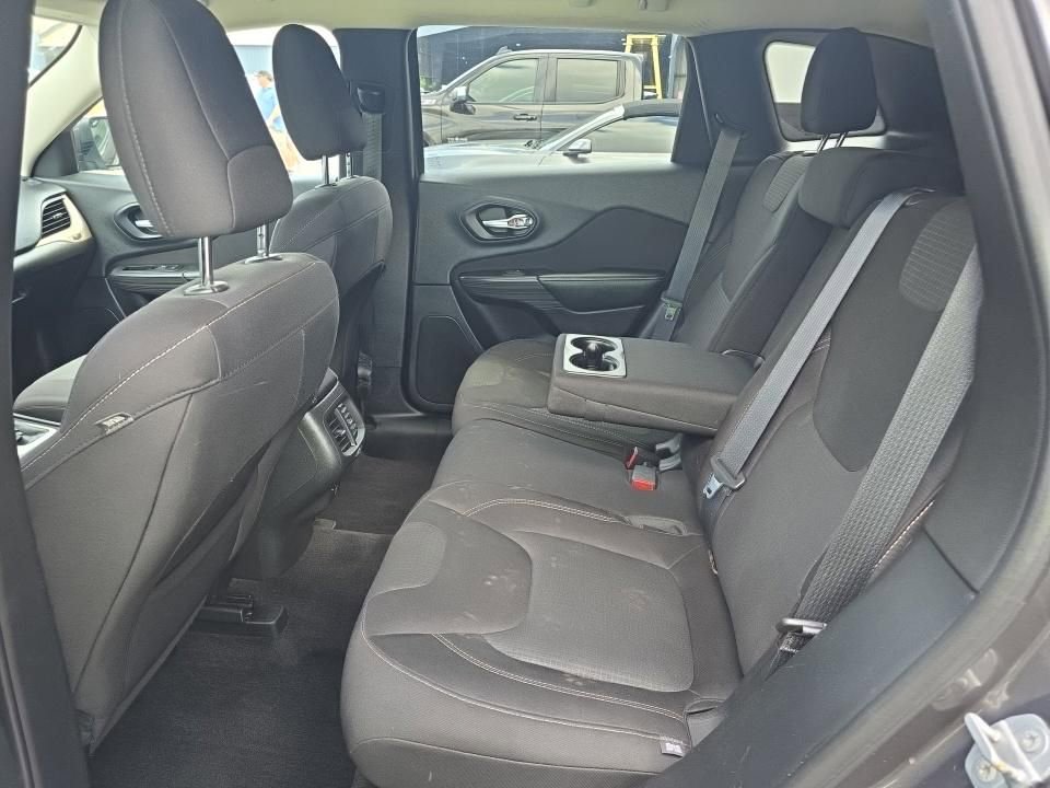 2015 Jeep Cherokee Latitude - Photo 10