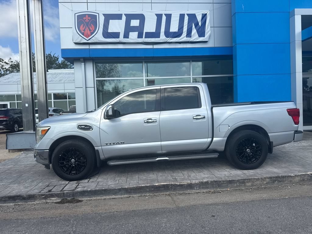 2017 Nissan Titan SL