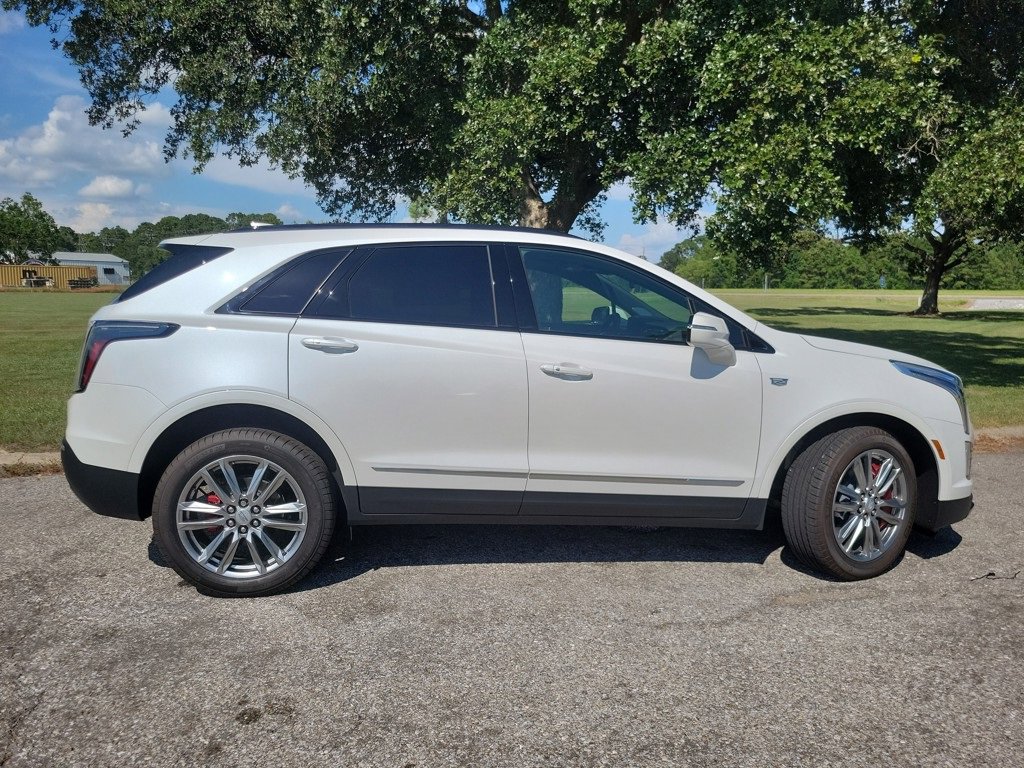 2025 Cadillac XT5 Sport