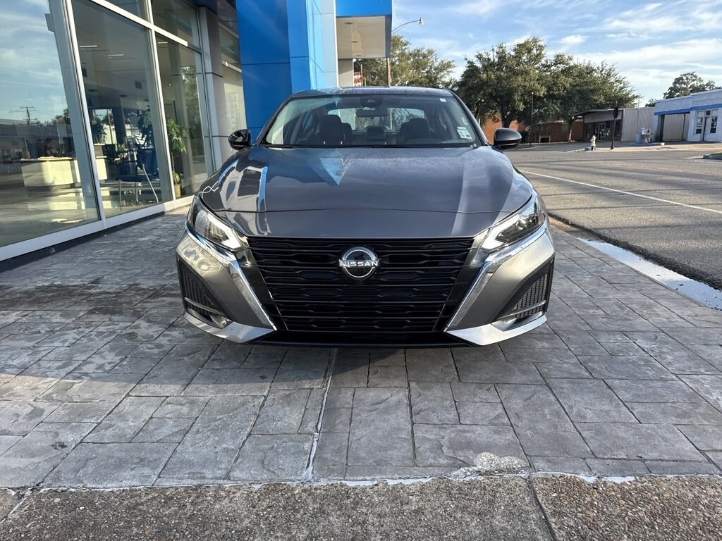 Used 2024 Nissan Altima 2.5 SV Sedan