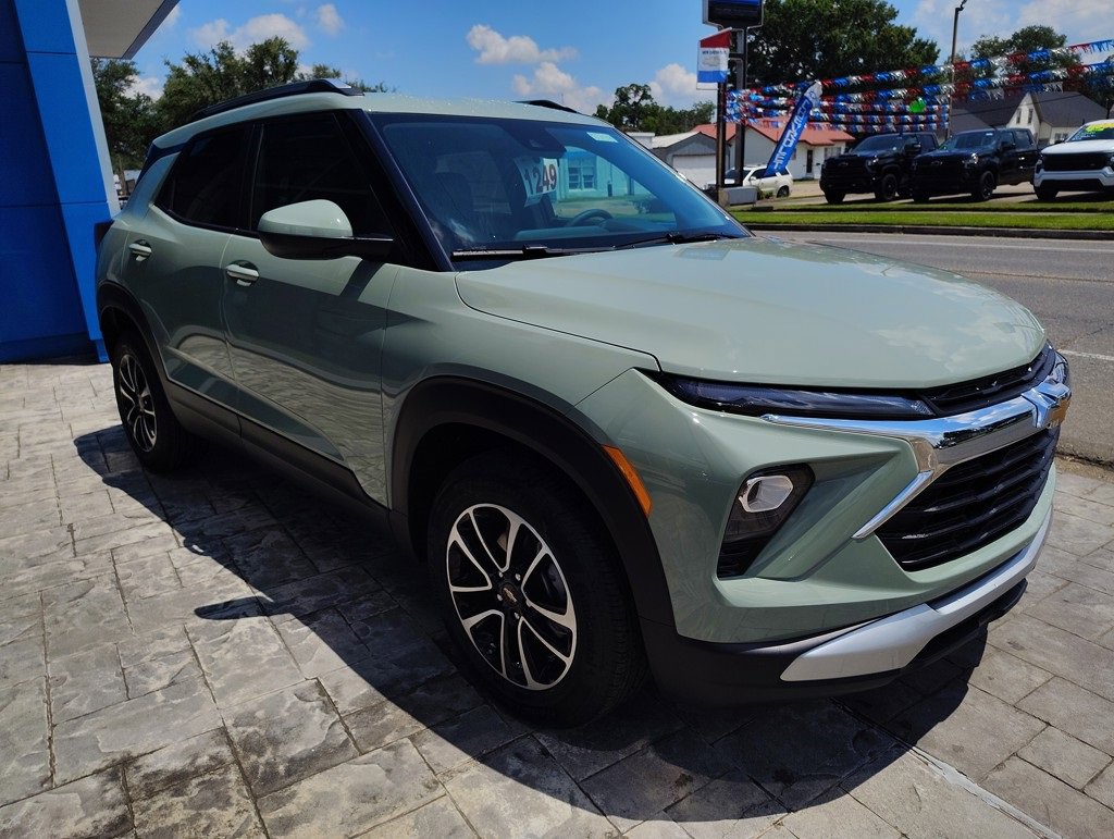 2026 Chevrolet Trailblazer LT photo 3