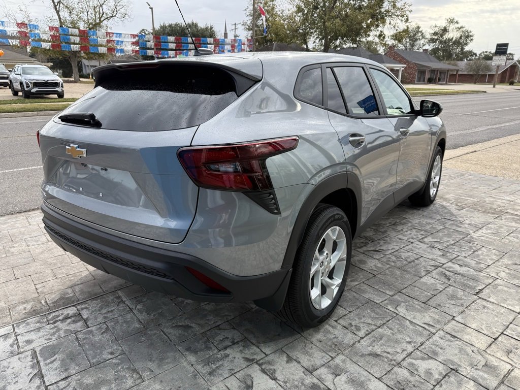 2026 Chevrolet Trax LS photo 4