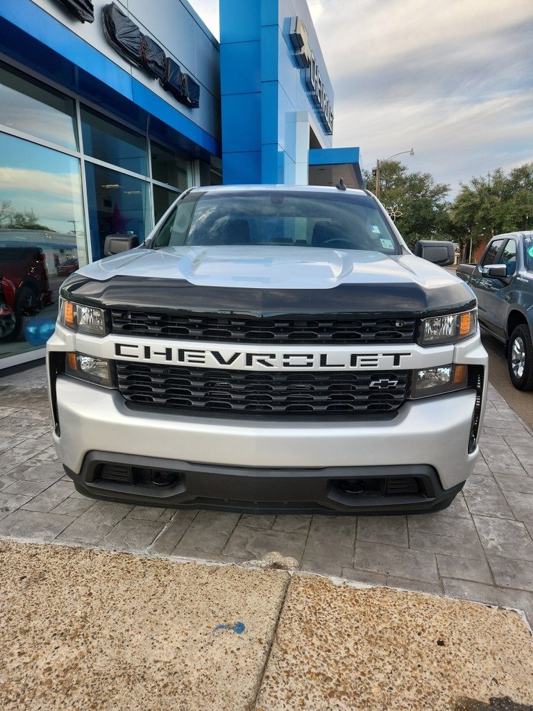 2022 Chevrolet Silverado 1500 Custom photo 2