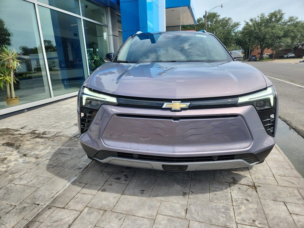 2025 Chevrolet Blazer EV photo 2