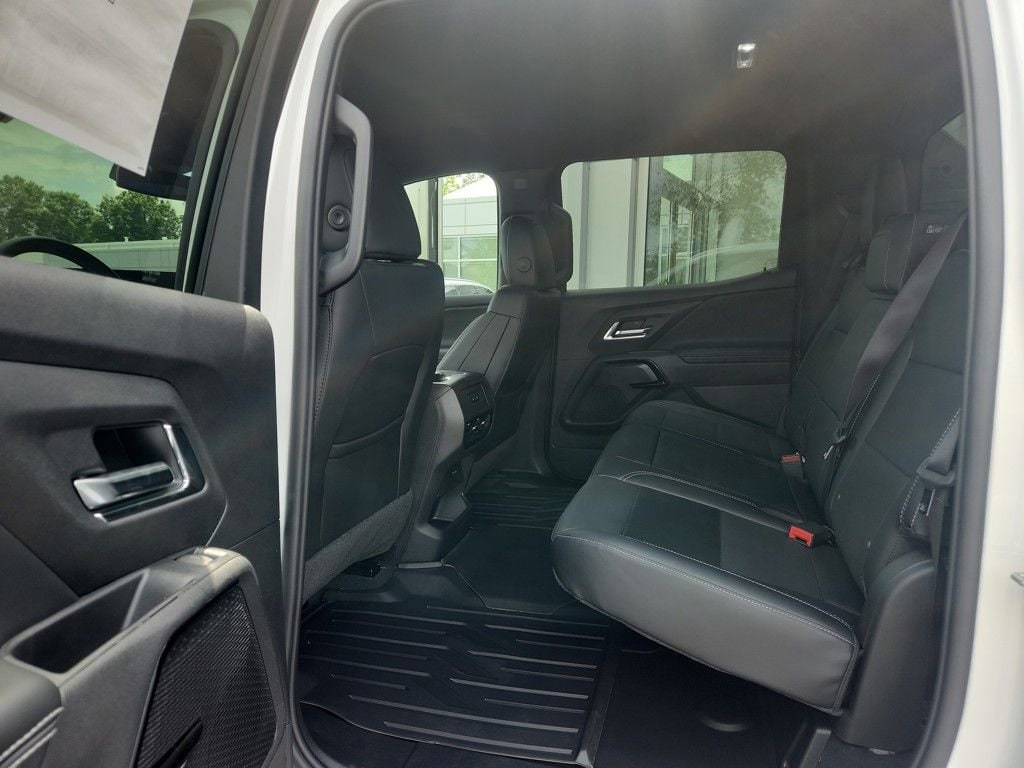2025 Chevrolet Silverado EV LT - Photo 16