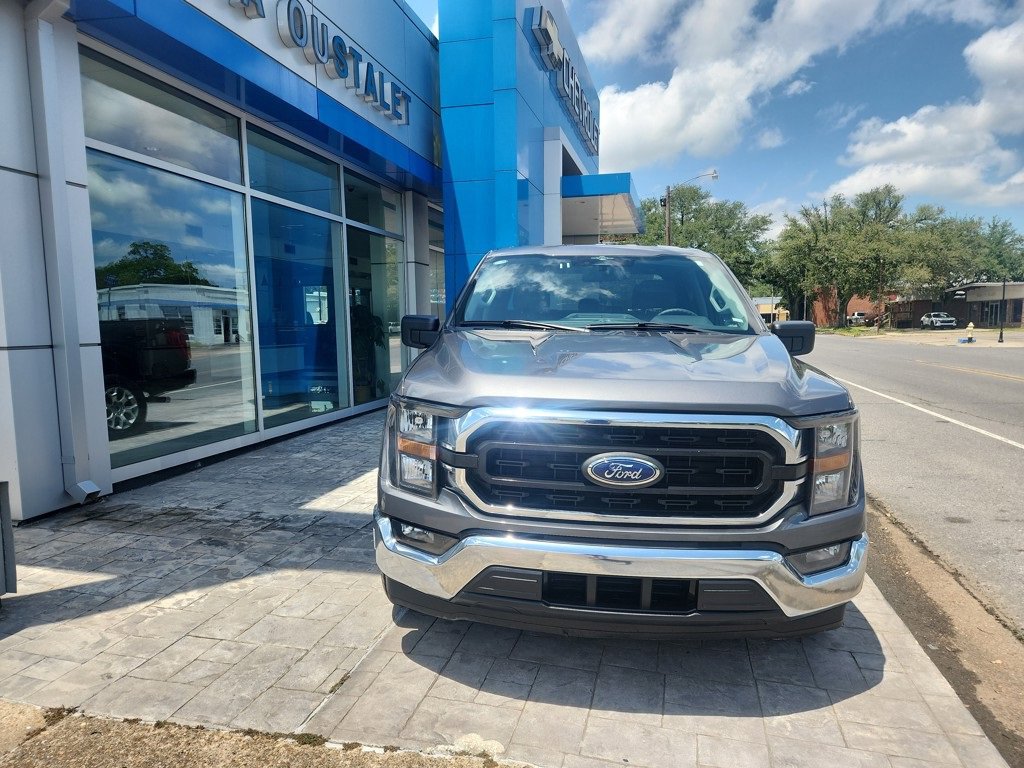 2023 Ford F-150 XL photo 2