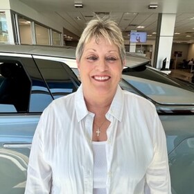 Staff member Connie DeWitt from ID_7f81c8e24956