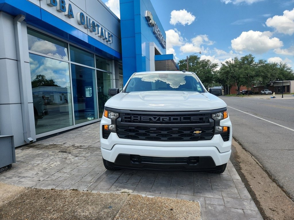2024 Chevrolet Silverado 1500 Custom photo 2