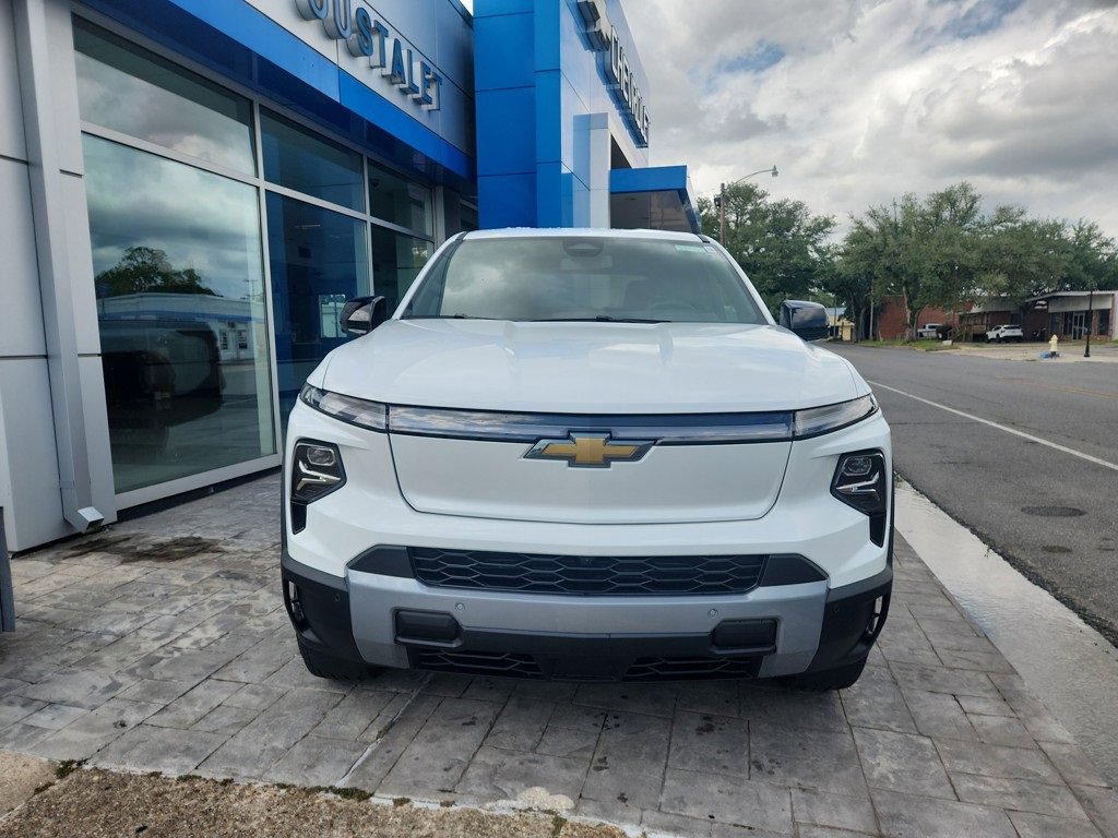 2025 Chevrolet Silverado EV LT photo 2