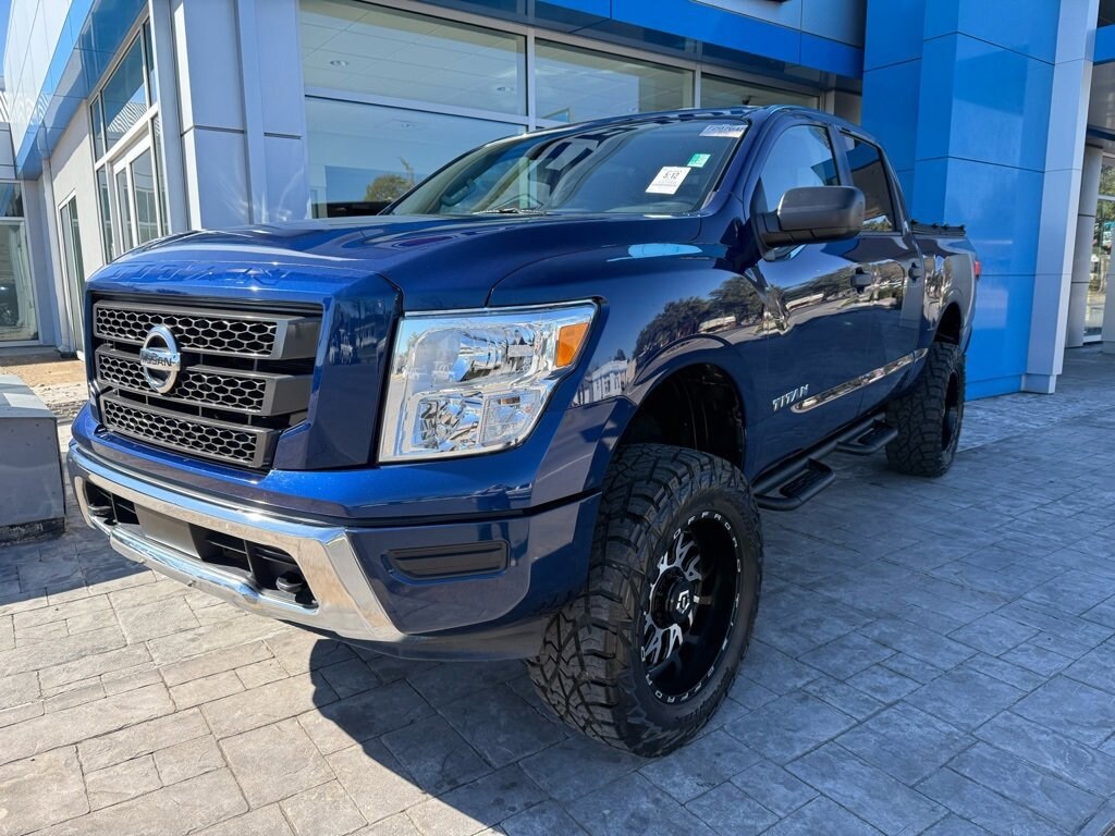 Used 2022 Nissan Titan Crew Cab SV 4x4 Truck