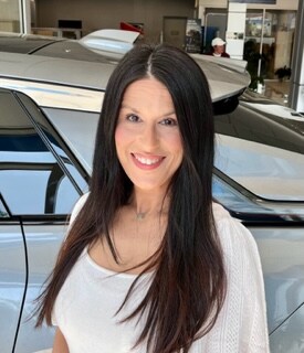 Staff member Alicia Lyons from ID_e0b8ba9d6312