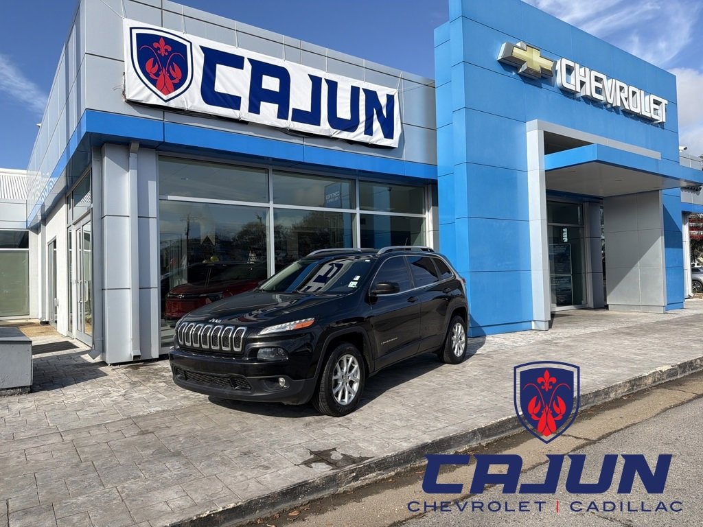 Used 2018 Jeep Cherokee Latitude FWD SUV